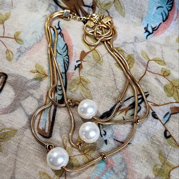 Alfani Three 3 Strand Faux Pearl Gold Tone Snake Chain Necklace - Picture 6 of 7